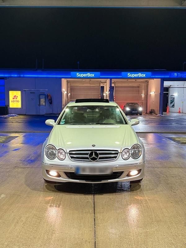 Silber Gebraucht 2009 Mercedes CLK200 Coupé | 7.000 € (Fairer Preis) - Bild 1/4