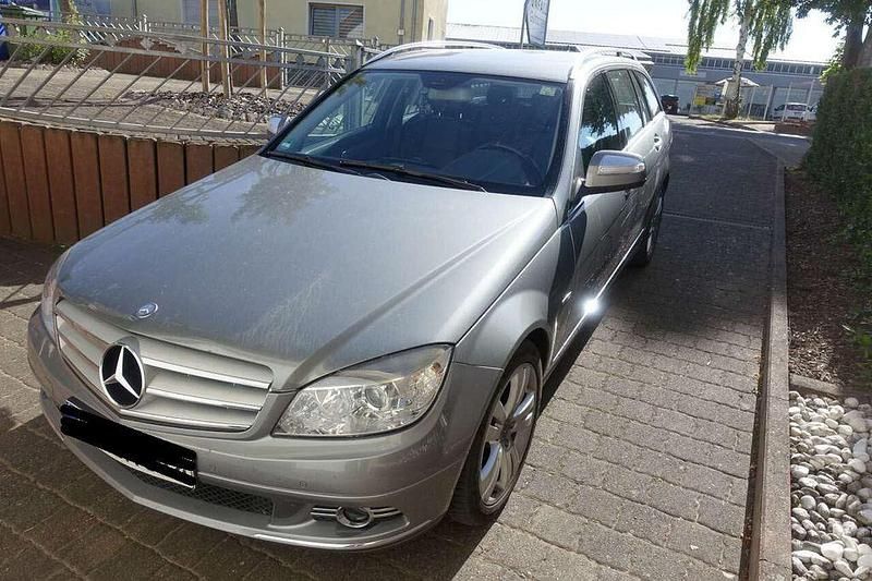Grau Gebraucht 2007 Mercedes C220 Avantgarde Limousine | 4.400 € (Guter Preis) - Bild 1/4