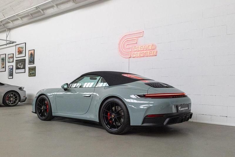 Gebraucht Porsche 911 Carrera Cabriolet 541 PS (397 kW) 2025 Shadegreenmetallic Cabrio