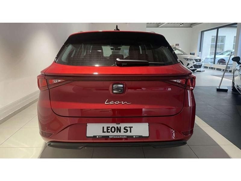 Gebraucht Seat Leon XCELLENCE 150 PS (110 kW) 2022 Desire rot metallic Kombi