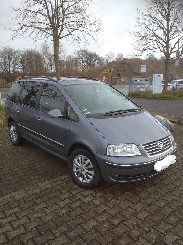 Grau Gebraucht 2008 VW Sharan Van / Kleinbus | 3.800 € - Bild 1/4