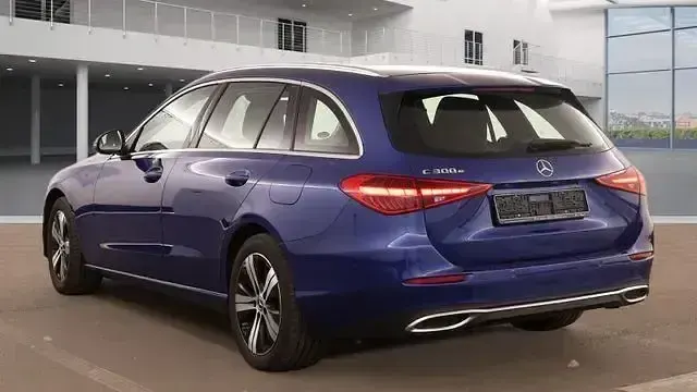 Gebraucht Mercedes C300e 313 PS (230 kW) 2023 Blau Limousine