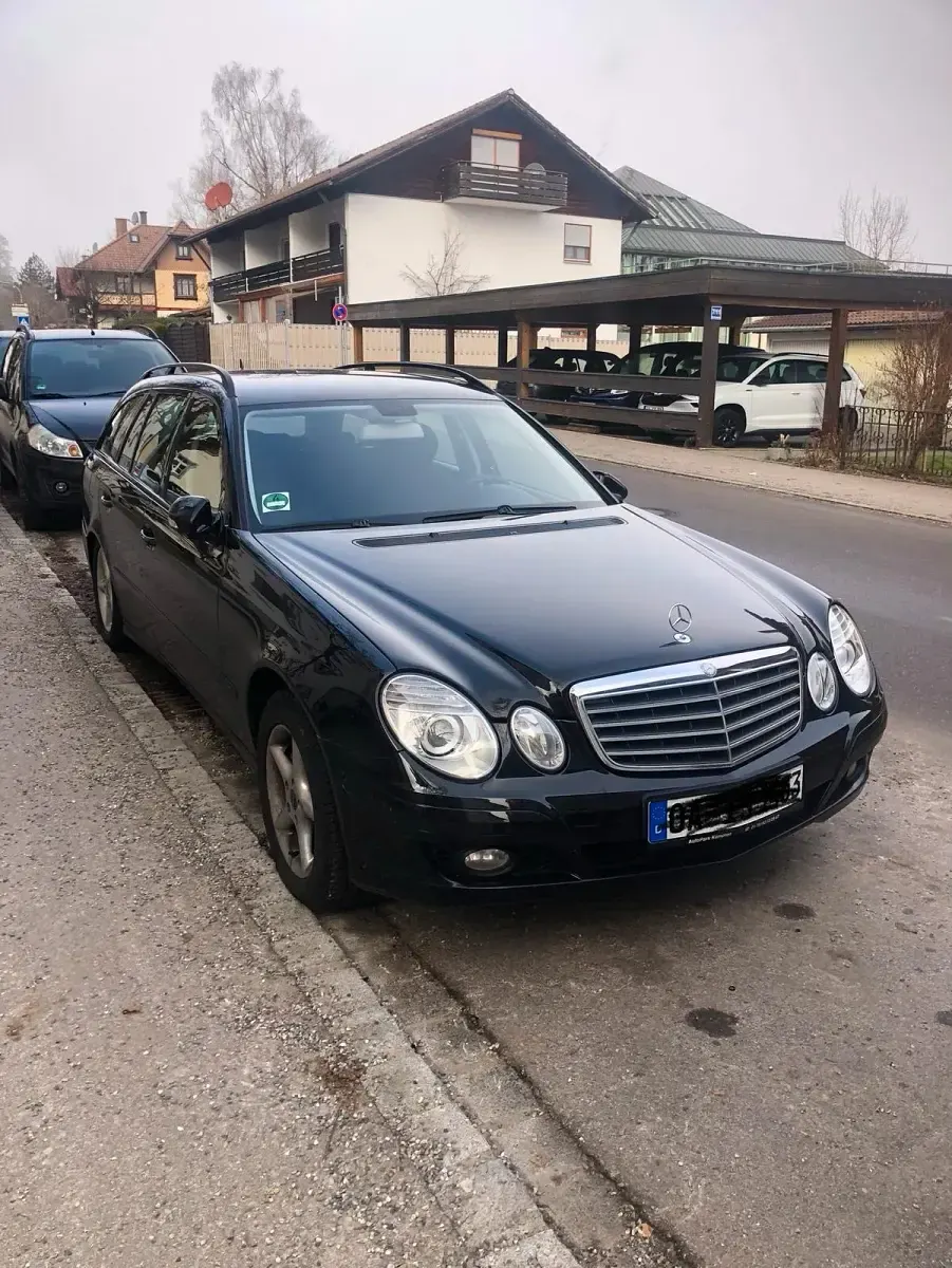 Gebraucht Mercedes E320 224 PS (164 kW) 2007 Schwarz Kombi