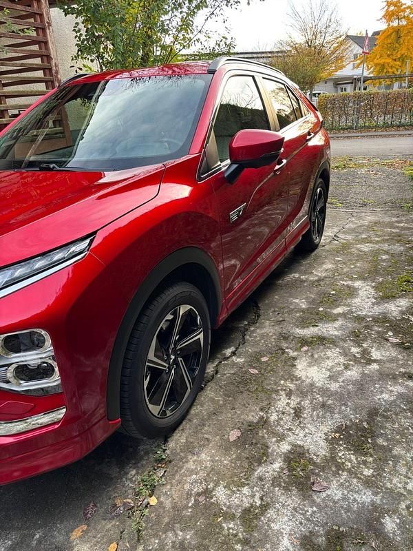 Second-hand Mitsubishi Eclipse Top 188 CP (138 kW) 2022 Roșu Break
