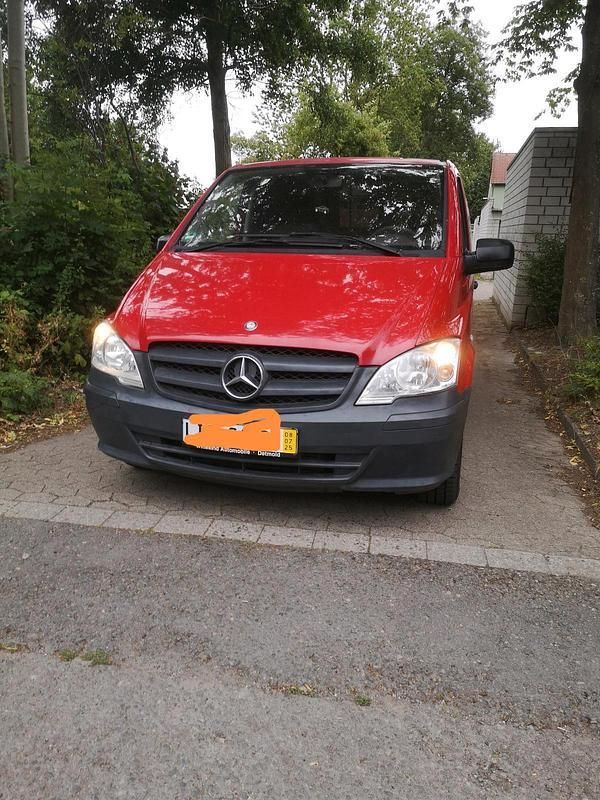 Rot Gebraucht 2012 Mercedes Vito Van / Kleinbus | 5.500 € (Superpreis) - Bild 1/4