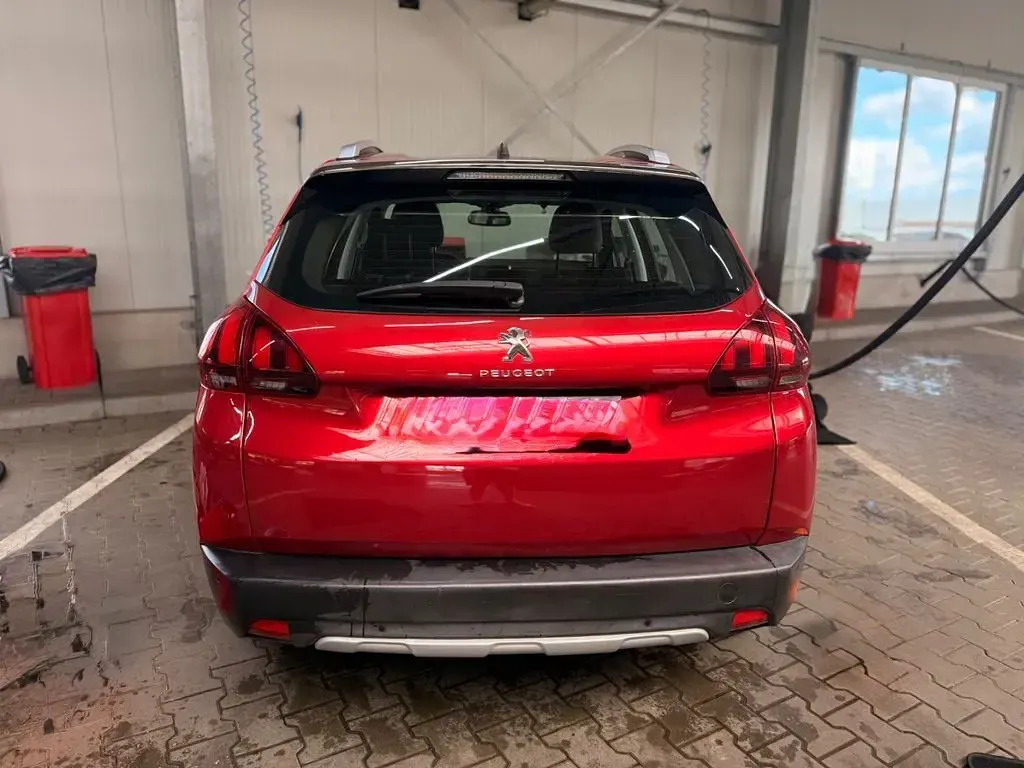 Gebraucht Peugeot 2008 Allure 131 PS (96 kW) 2017 Rot SUV