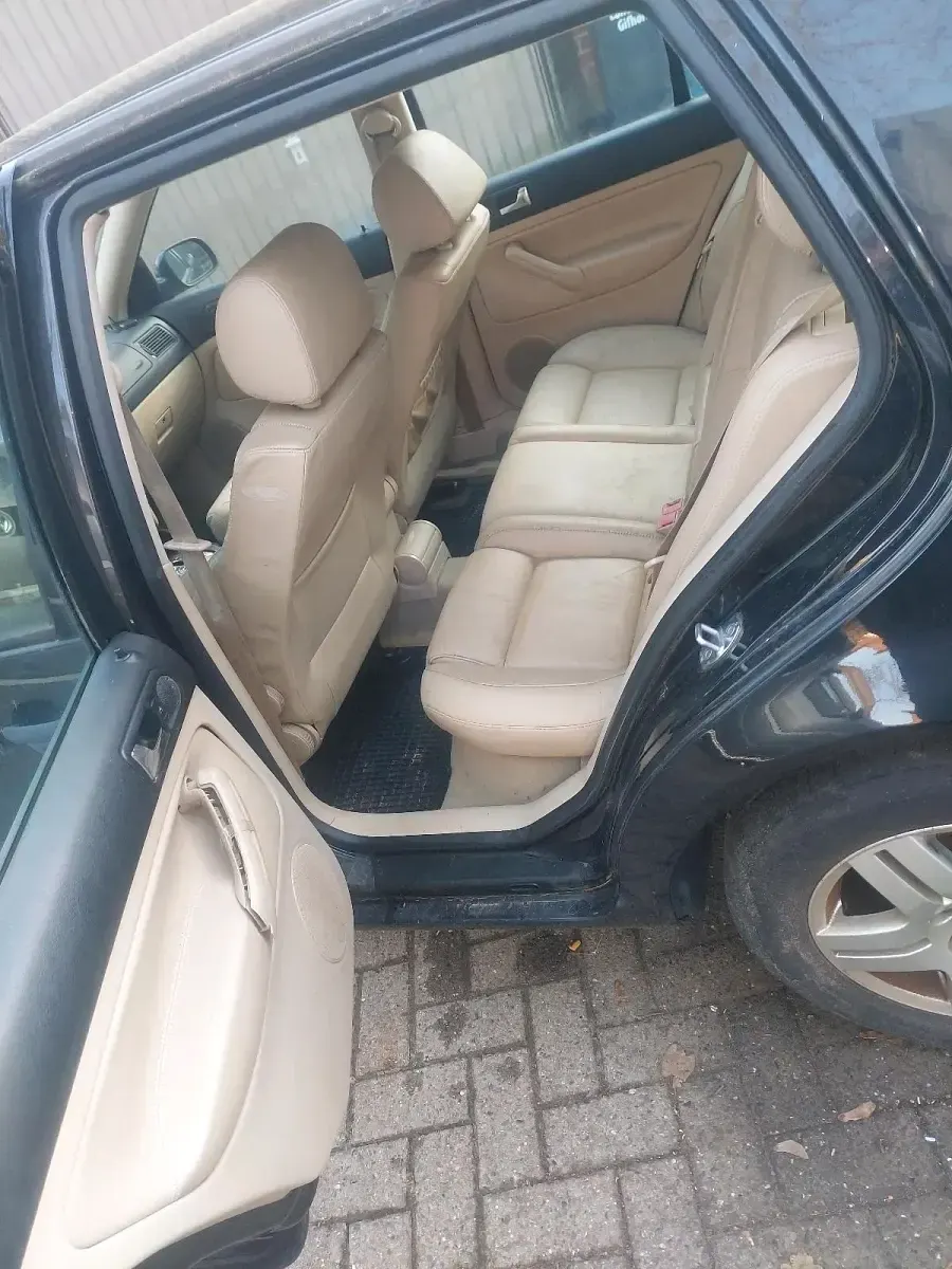 Gebraucht VW Golf IV 131 PS (96 kW) 2002 Schwarz Kleinwagen