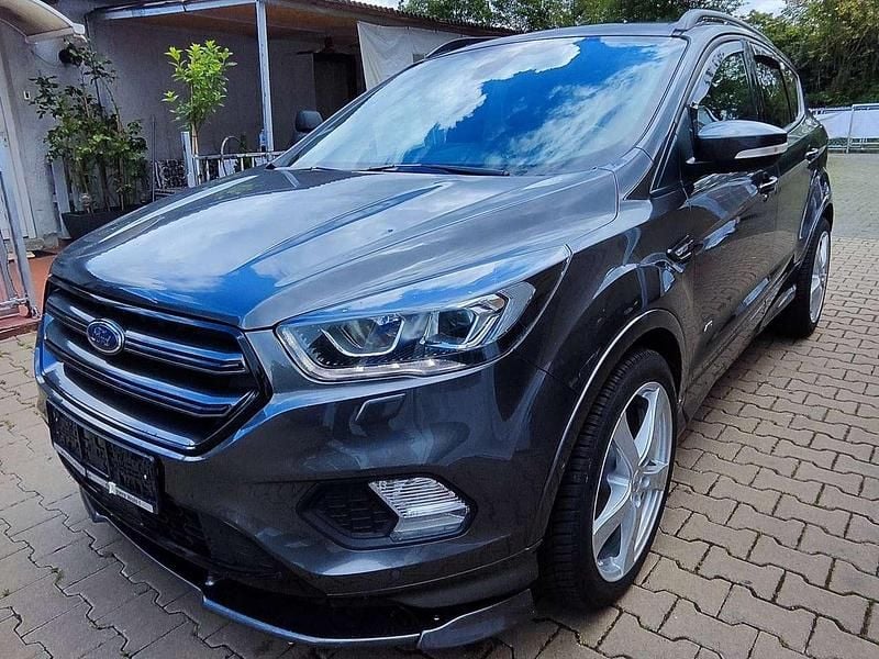 Grau Gebraucht 2018 Ford Kuga ST-Line SUV | 16.900 € (Fairer Preis) - Bild 1/4