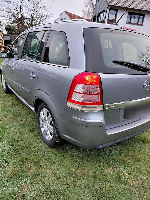 Gebraucht Opel Zafira 140 PS (102 kW) 2009 Grau Van / Kleinbus