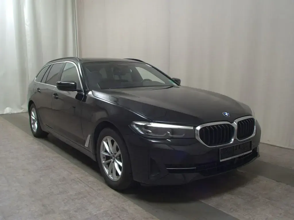 Gebraucht BMW 520 190 PS (139 kW) 2022 Schwarz Limousine