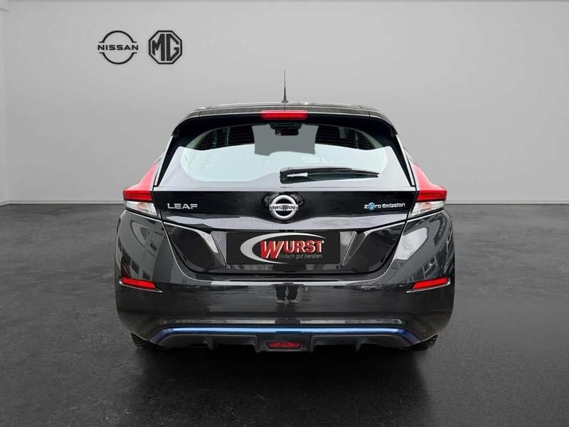 Gebraucht Nissan Leaf Acenta 110 kW (150 PS) 2021 M) (schwarz Kleinwagen
