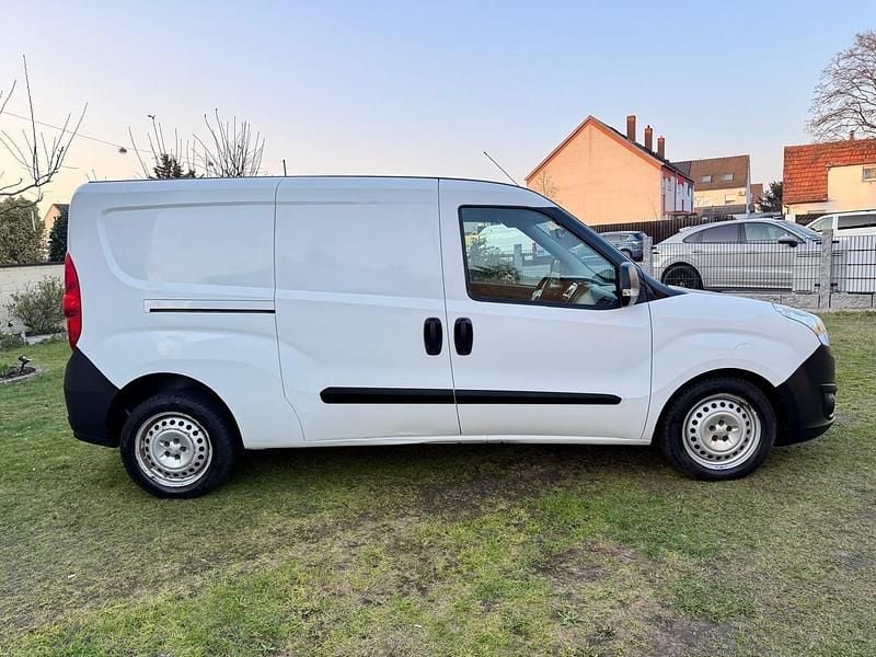 Usata Opel Combo 120 CV (88 kW) 2016 Bianco Monovolume