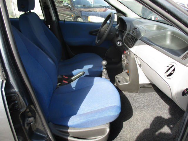 Gebraucht Fiat Punto Active 60 PS (44 kW) 2002 Andere farbe metallic Kleinwagen