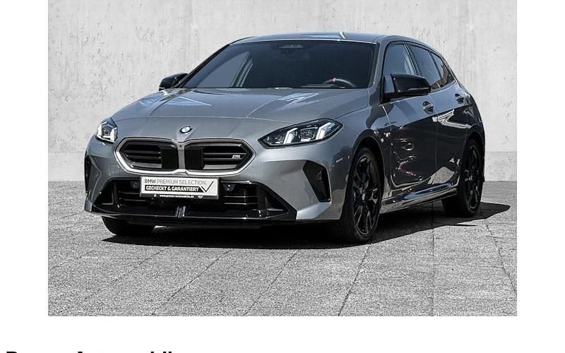 Grau Gebraucht 2024 BMW M135 Performance Kleinwagen | 41.900 € (Teuer) - Bild 1/4