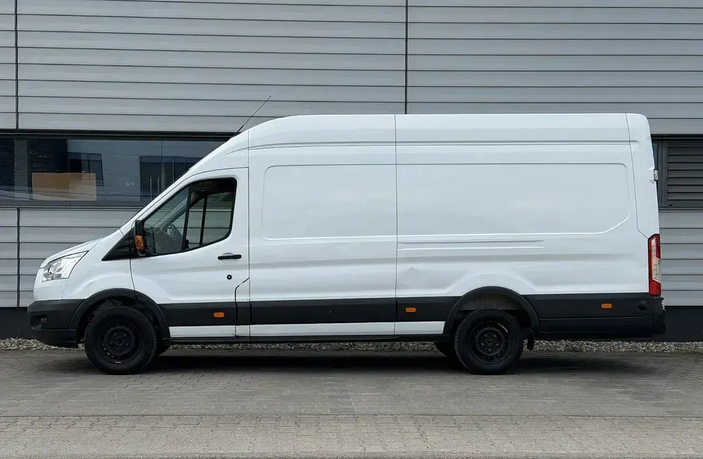 Gebraucht Ford Transit Trend 131 PS (96 kW) 2018 Weiß Van / Kleinbus