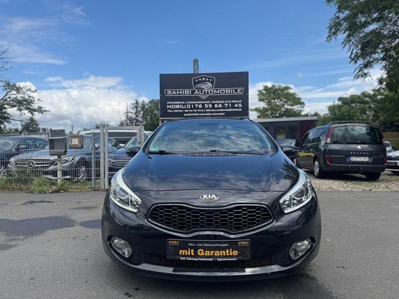 Schwarz Gebraucht 2013 Kia Ceed Spirit Limousine | 7.950 € (Fairer Preis) - Bild 1/4