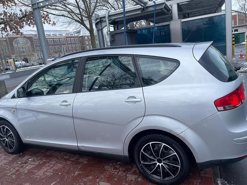 Gebraucht Seat Altea XL 105 PS (77 kW) 2011 Silber Van / Kleinbus