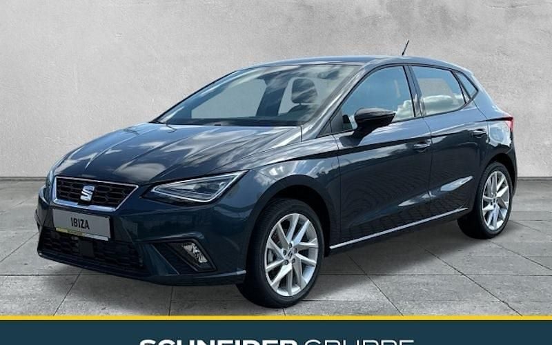 Grau Neu 2025 Seat Ibiza FR Limousine | 22.990 € (Superpreis) - Bild 1/4