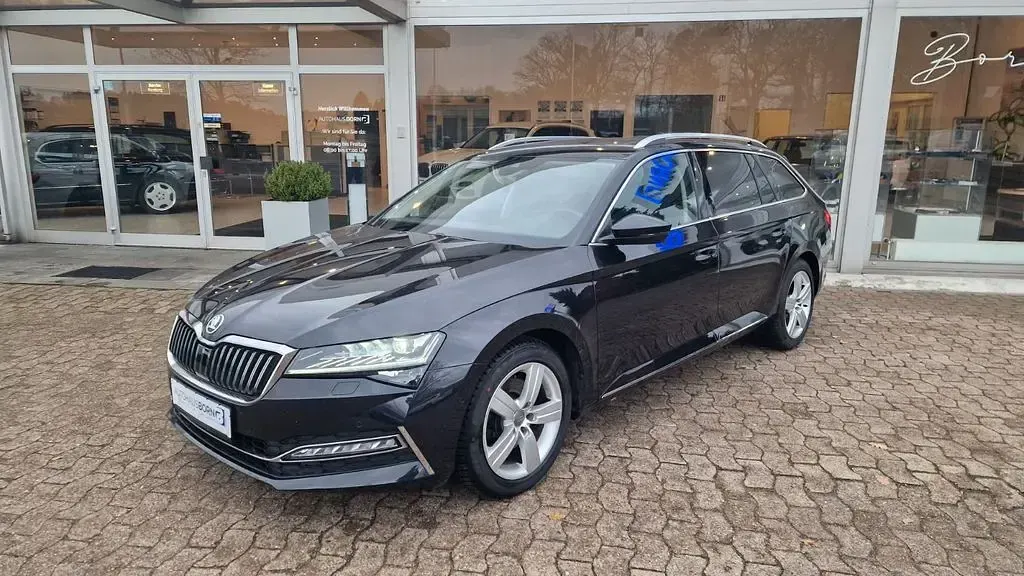 Gebraucht Skoda Superb LAURIN & KLEMENT 190 PS (139 kW) 2020 Schwarz Kombi