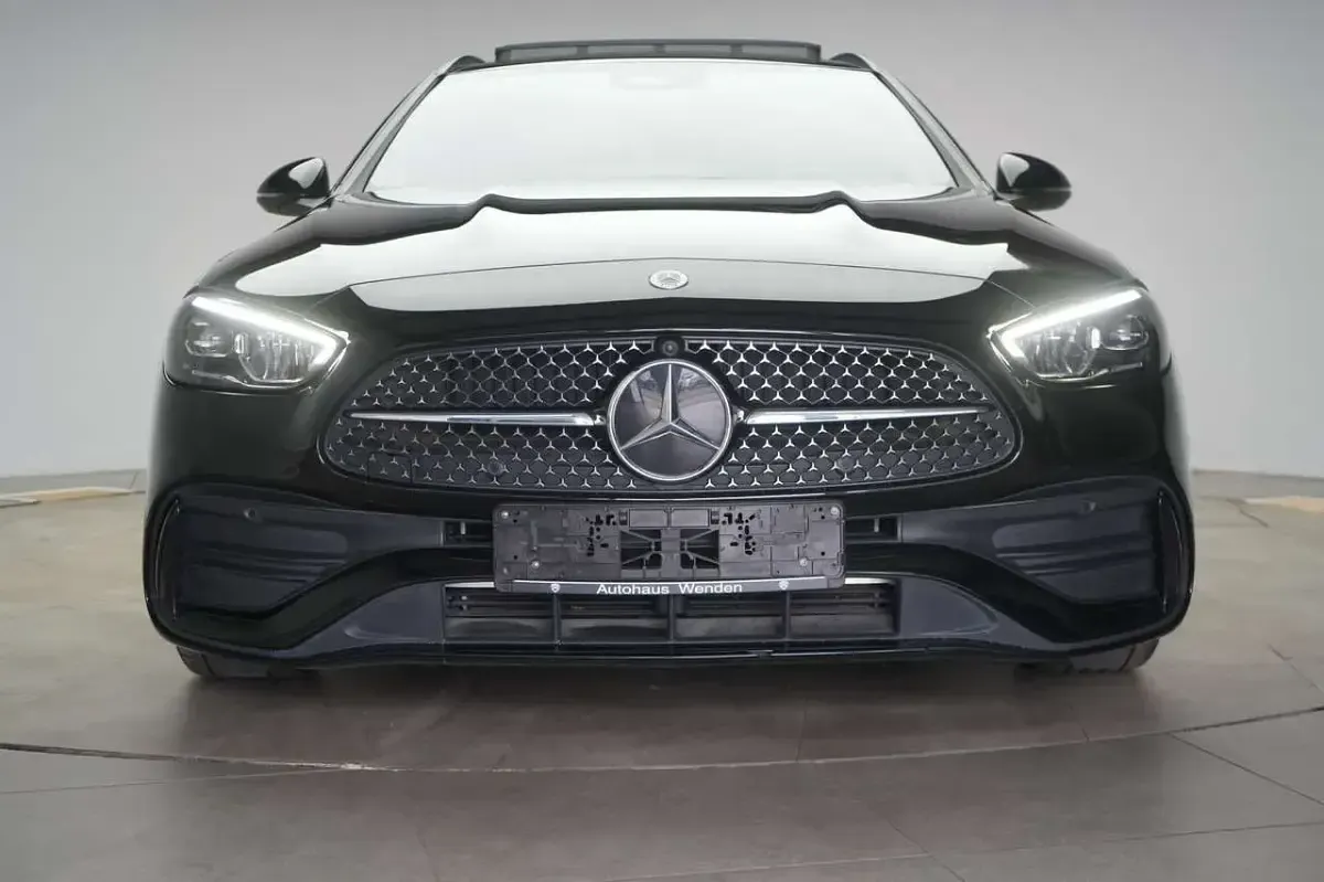 Gebraucht Mercedes C300 AMG line 265 PS (194 kW) 2022 Obsidian black Kombi