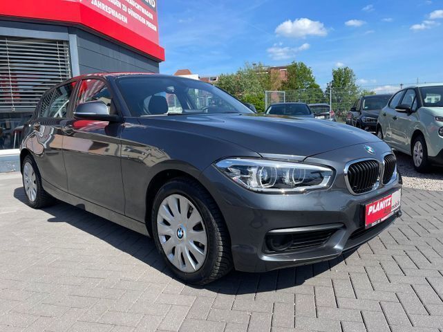 Mineralgrau metallic Gebraucht 2018 BMW 118 Kleinwagen | 15.499 € (Fairer Preis) - Bild 1/4