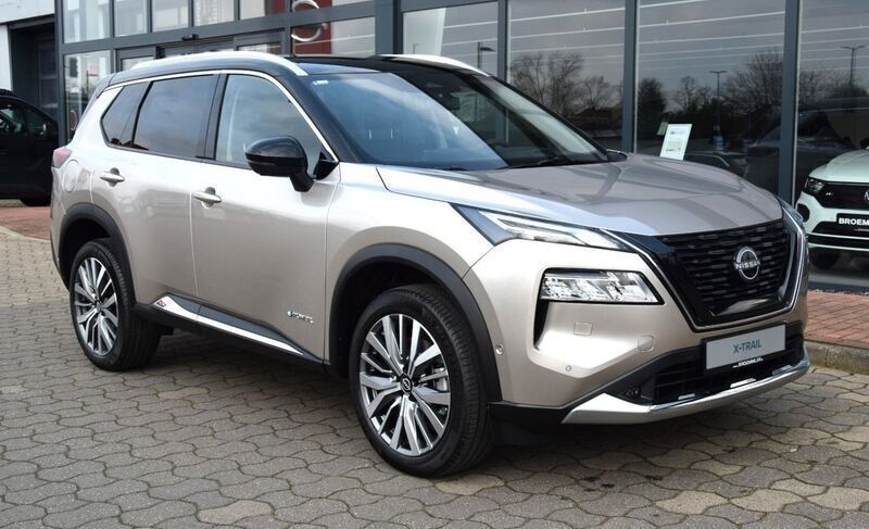 Champagner silber metallic Gebraucht 2025 Nissan X-Trail Tekna SUV | 46.290 € - Bild 1/4