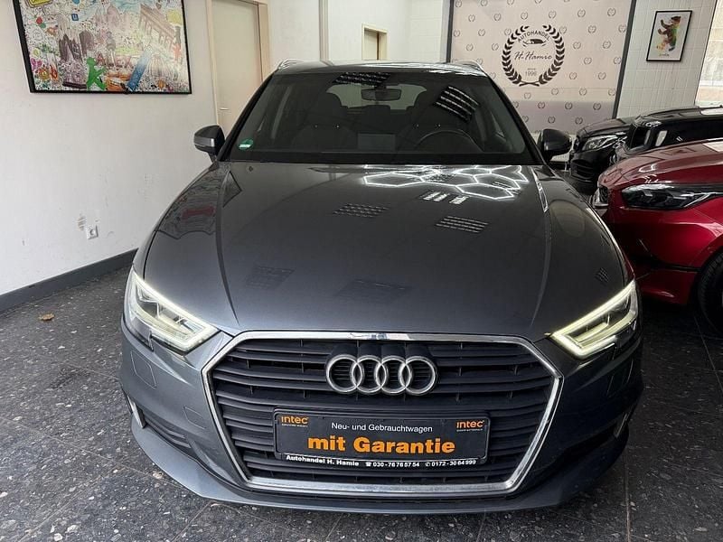 Gebraucht Audi A3 Ambiente 150 PS (110 kW) 2018 Grau Limousine