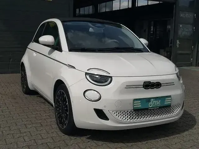 Gebraucht Fiat 500e La Prima 86 kW (118 PS) 2023 Weiß Cabrio