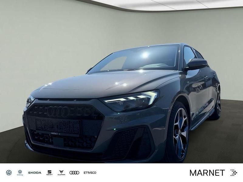 Chronosgrau metallic Gebraucht 2025 Audi A1 Sportback S-Line Kleinwagen | 30.990 € (Teuer) - Bild 1/4