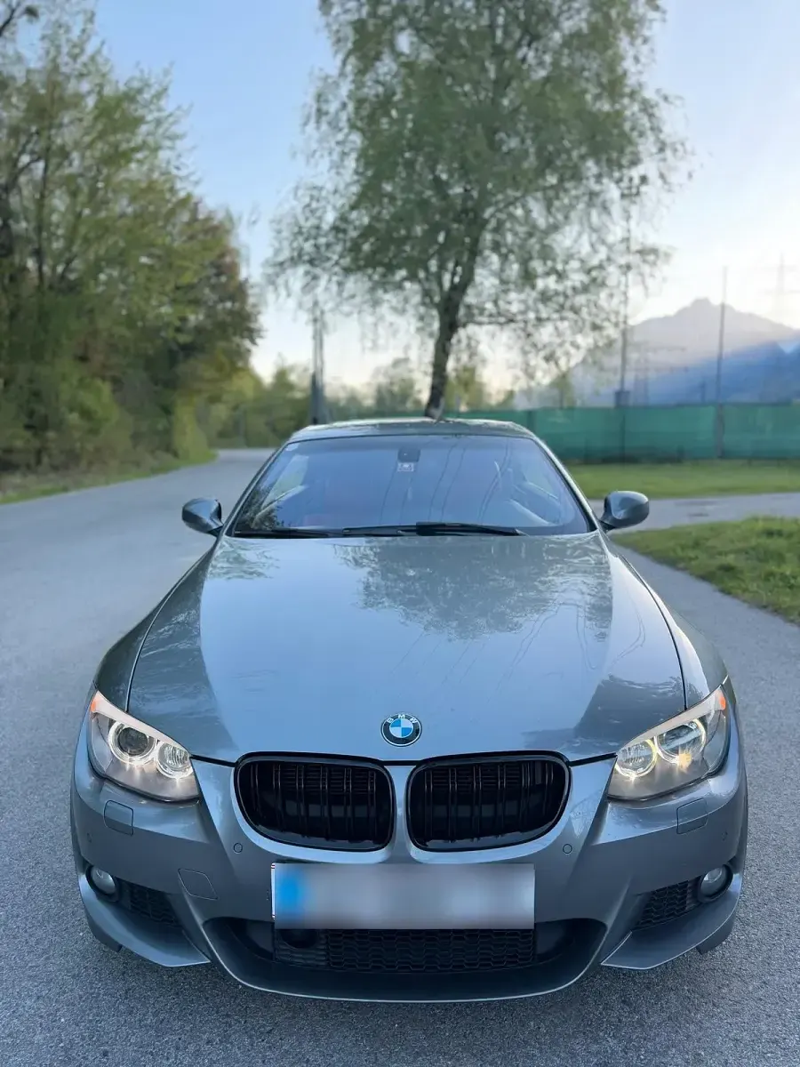 Gebraucht BMW 325 Cabriolet 204 PS (150 kW) 2011 Grau Cabrio
