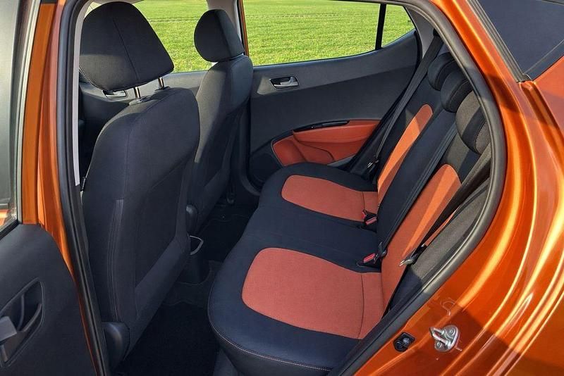 Gebraucht Hyundai i10 Edition 87 PS (63 kW) 2014 Orange Kleinwagen