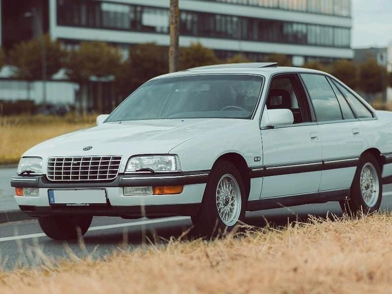 Weiß Gebraucht 1989 Opel Senator Limousine | 9.000 € - Bild 1/4