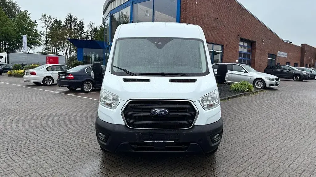 Gebraucht Ford Transit Trend 131 PS (96 kW) 2022 Frostweiß Van / Kleinbus