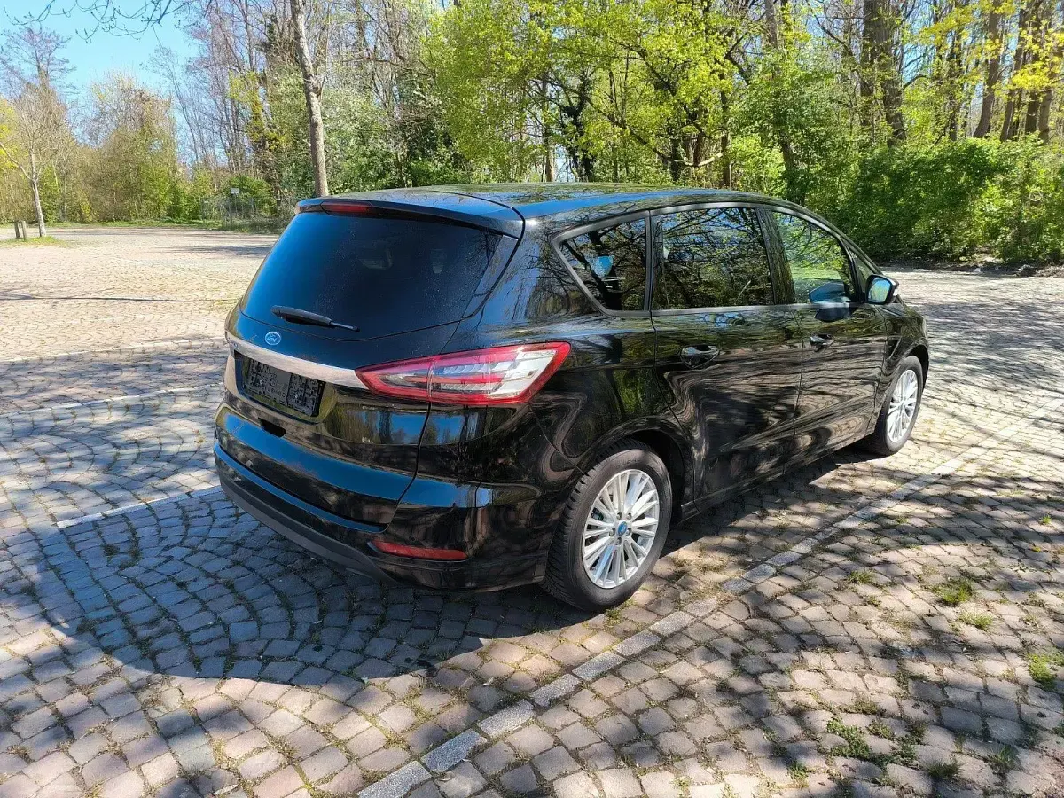 Gebraucht Ford S-MAX Business Edition 150 PS (110 kW) 2016 Schwarz Van / Kleinbus