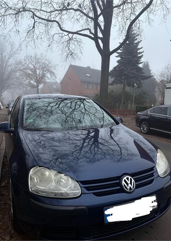Blau Gebraucht 2005 VW Golf V Kleinwagen | 2.450 € (Fairer Preis) - Bild 1/4