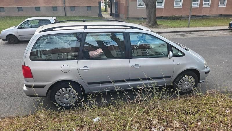 Gebraucht Seat Alhambra 116 PS (85 kW) 2001 Silber Van / Kleinbus