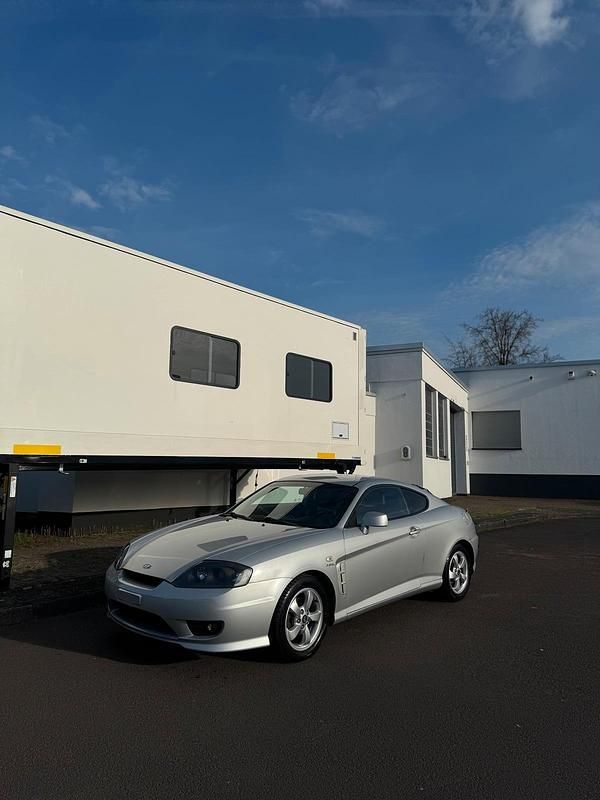 Gebraucht Hyundai Coupé 143 PS (105 kW) 2004 Silber Coupé