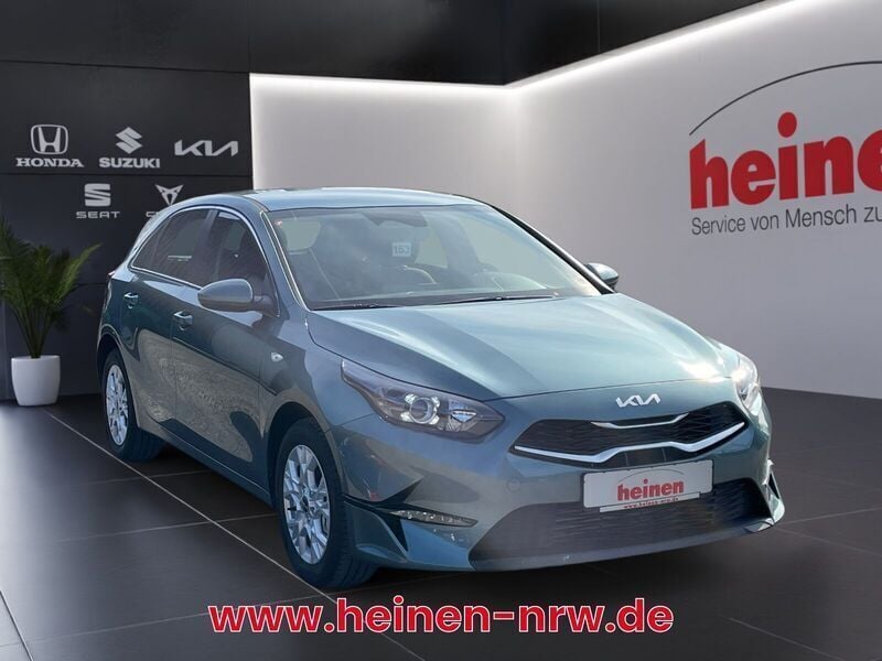 Second-hand Kia Ceed Vision 99 CP (72 kW) 2024 Alb Hatchback