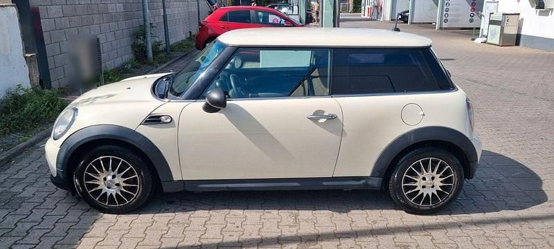 Weiß Gebraucht 2010 Mini ONE Kleinwagen | 1.800 € (Superpreis) - Bild 1/4