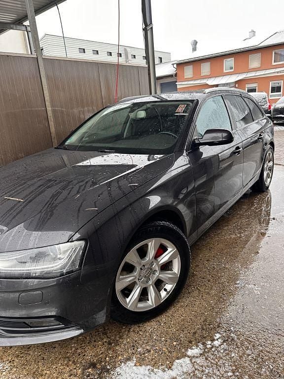 Gebraucht Audi A4 Ambition 177 PS (130 kW) 2014 Grau Kombi