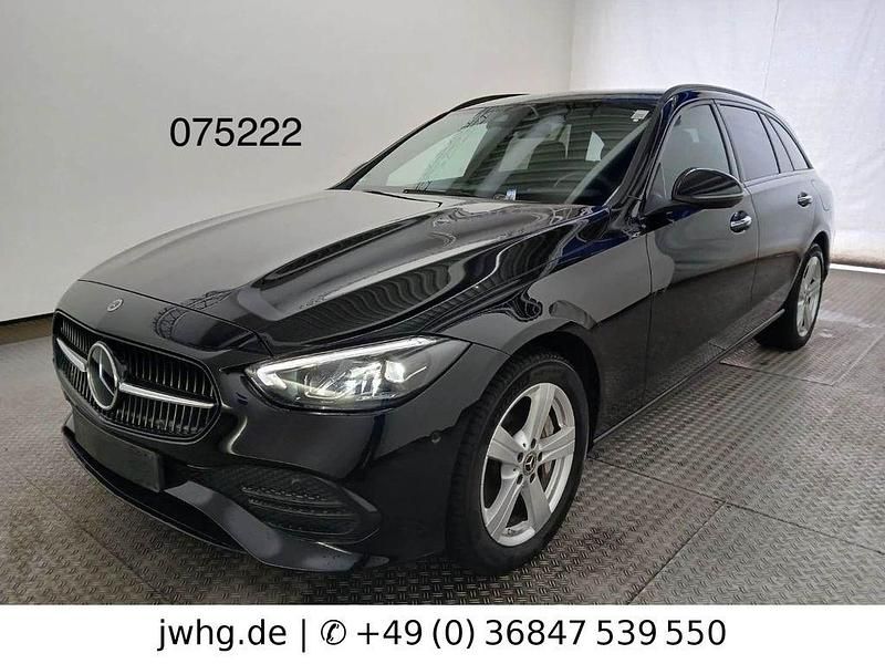 Gebraucht Mercedes C300e Avantgarde 313 PS (230 kW) 2022 Schwarz Limousine