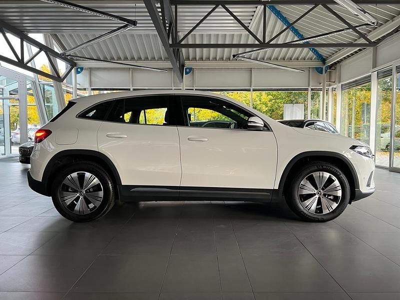 Gebraucht Mercedes EQA350 Progressive 214 kW (292 PS) 2024 Polarweiss SUV