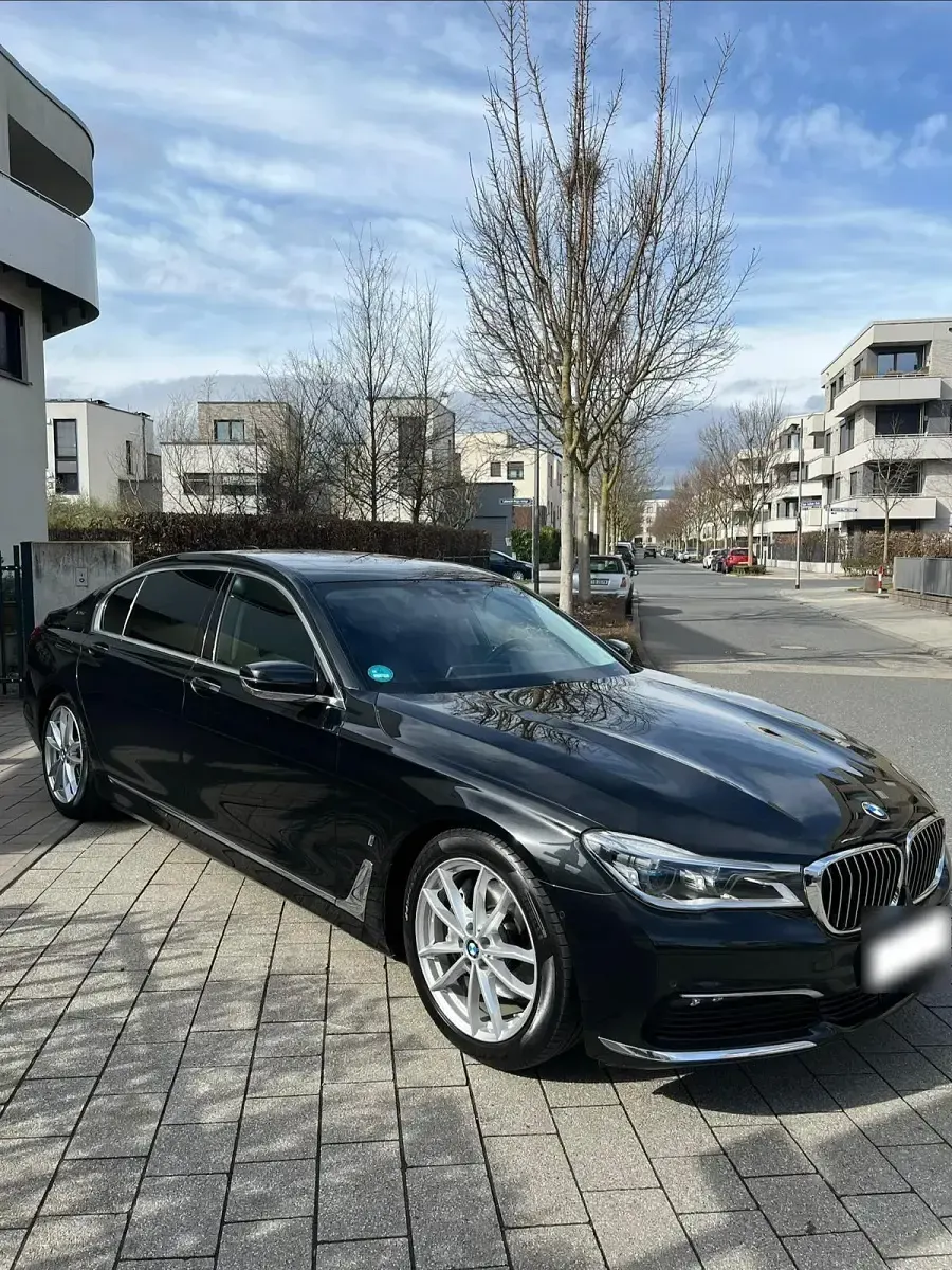 Gebraucht BMW 740 258 PS (189 kW) 2018 Schwarz Limousine