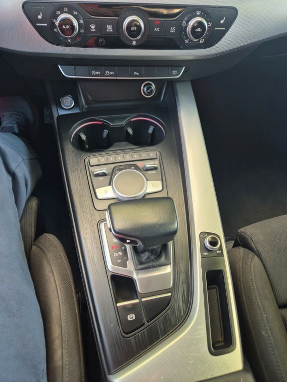 Schwarz Gebraucht 2019 Audi A4 Ambiente Kombi | 16.700 € (Guter Preis) - Bild 1/4