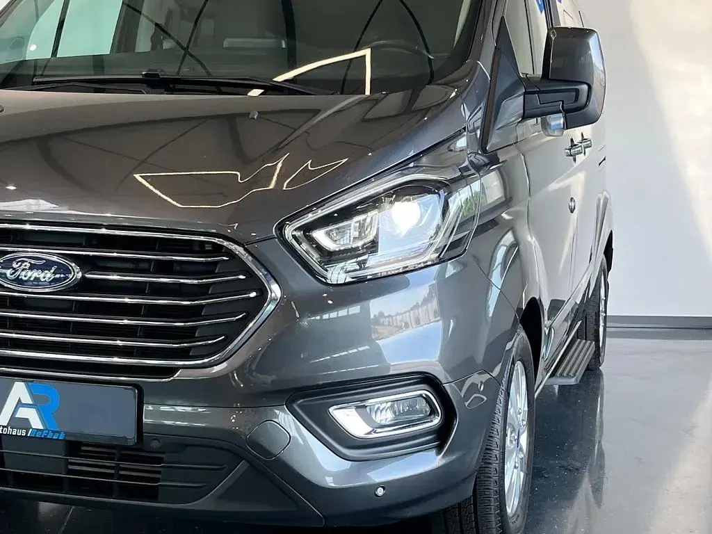 Gebraucht Ford Tourneo Titanium 185 PS (136 kW) 2020 Grau Van / Kleinbus