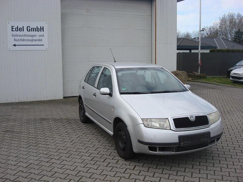 Gebraucht Skoda Fabia Ambiente 75 PS (55 kW) 2004 Silber Kleinwagen