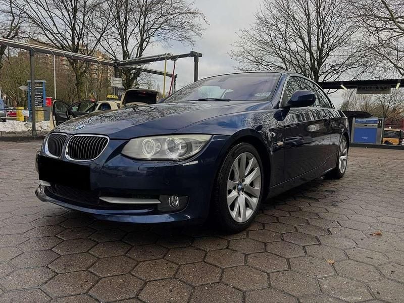 Gebraucht BMW 330 Cabriolet 245 PS (180 kW) 2010 Tiefseeblau metallic Cabrio