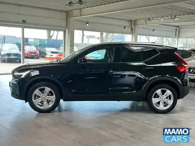 Gebraucht Volvo XC40 Core 163 PS (119 kW) 2025 Schwarz SUV