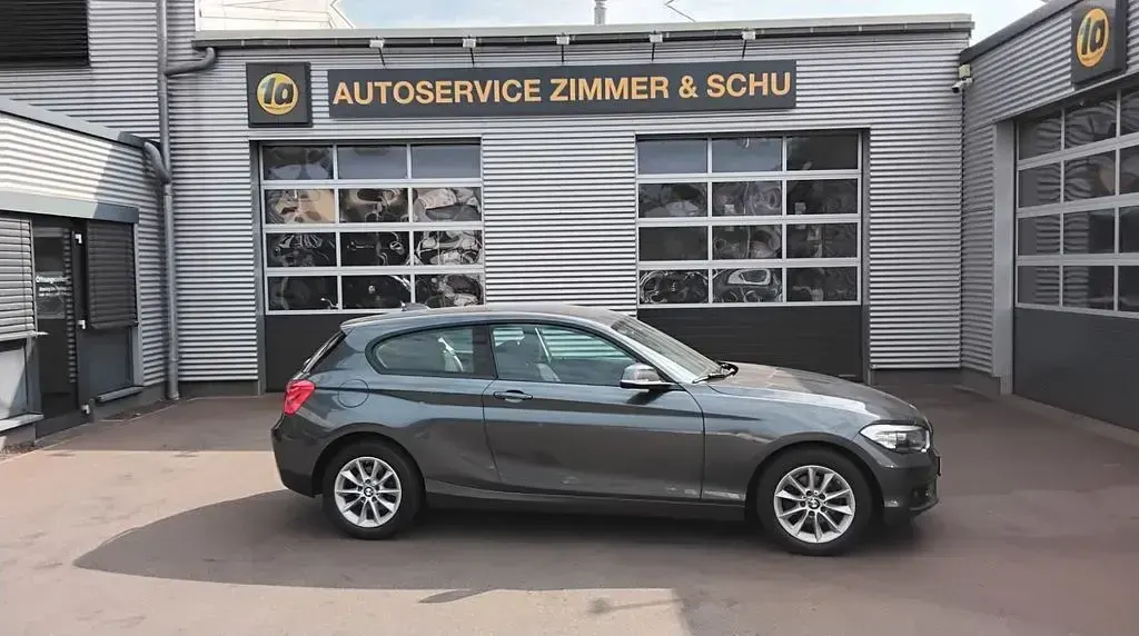 Gebraucht BMW 116 Advantage 116 PS (85 kW) 2018 Grau Kleinwagen