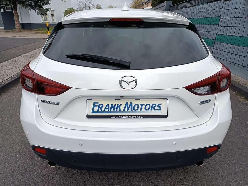Gebraucht Mazda 3 Nakama 165 PS (121 kW) 2016 Snowflakewithe Limousine